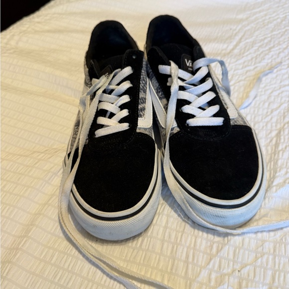 Vans Black and White Men's Sneakers - Picture 2 of 5